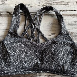 Lululemon Free To Be Serene Bra -size 4 in great condition